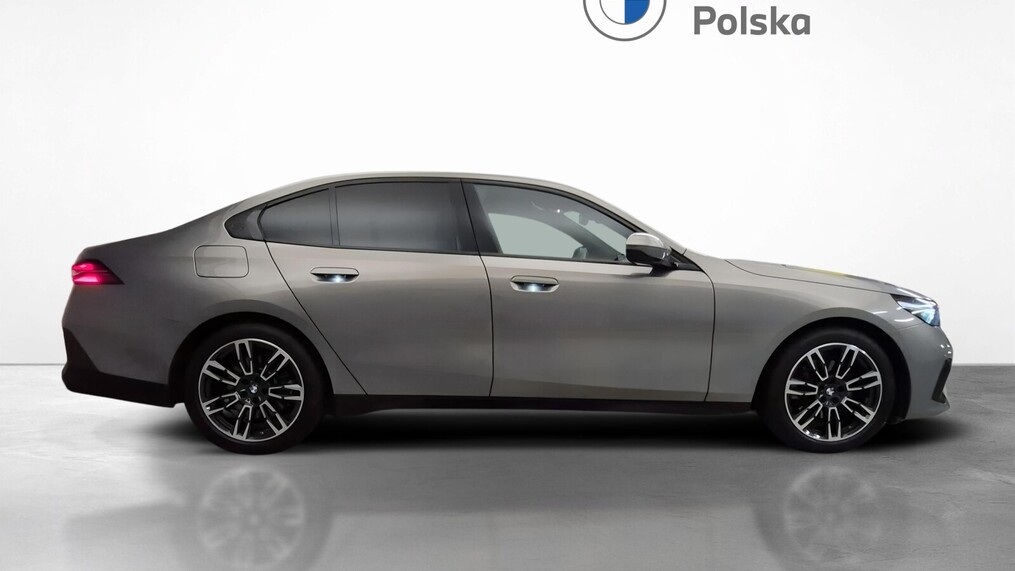 BMW Serii 5, 520