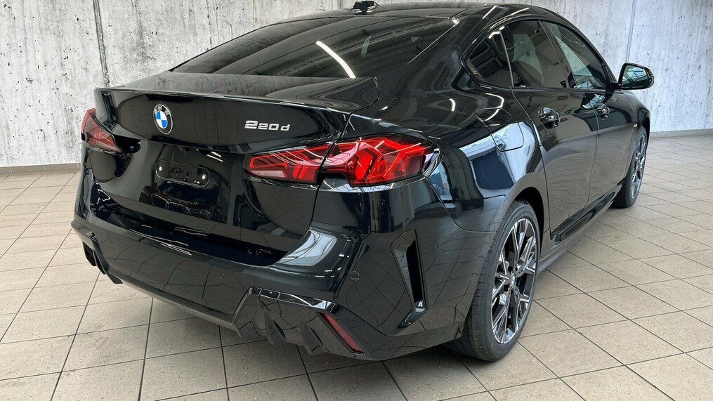 BMW Serii 2, 220