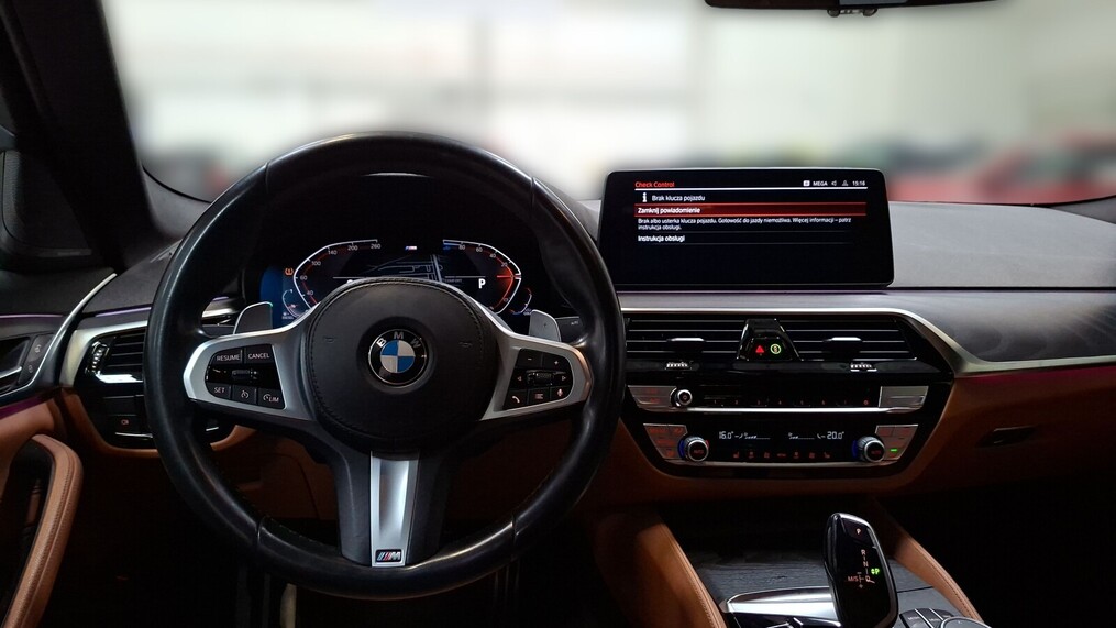 BMW Serii 5, 520