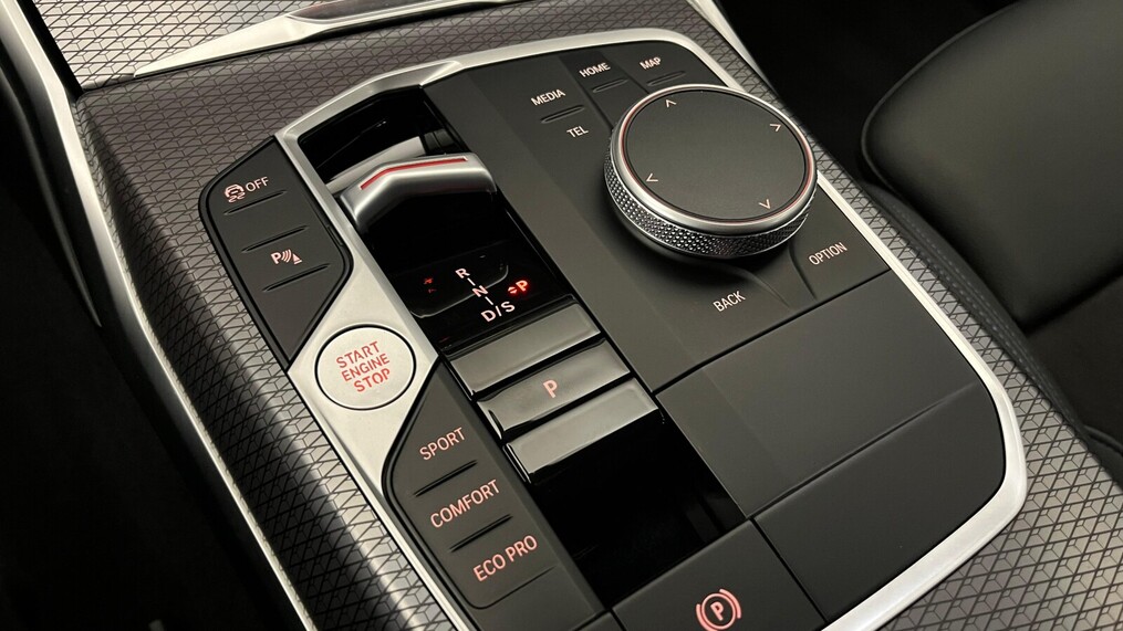 BMW Serii 3, 320