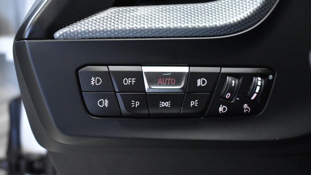 BMW Serii 2, 218
