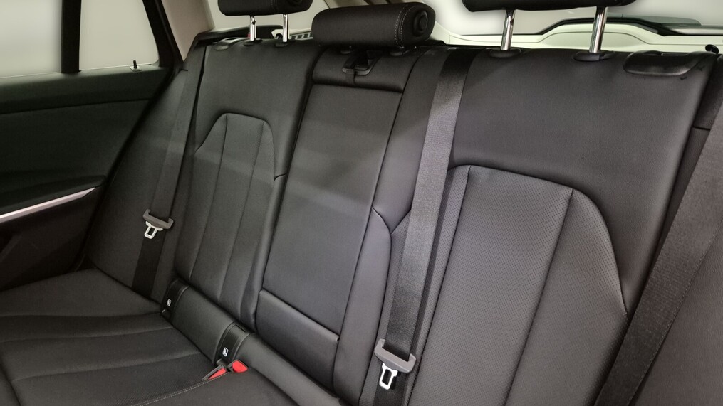 BMW Serii 3, 320