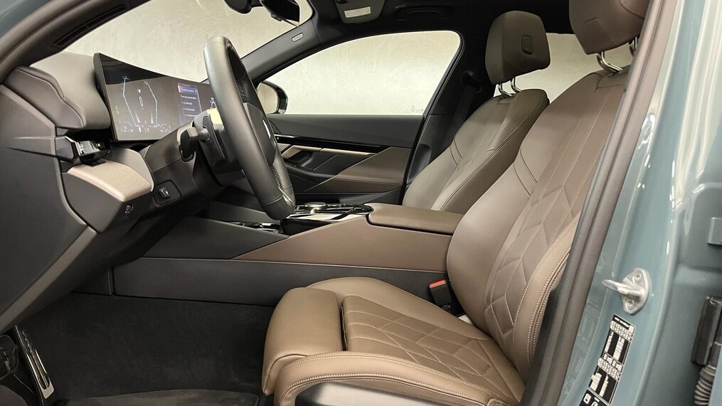 BMW Serii 5, 520