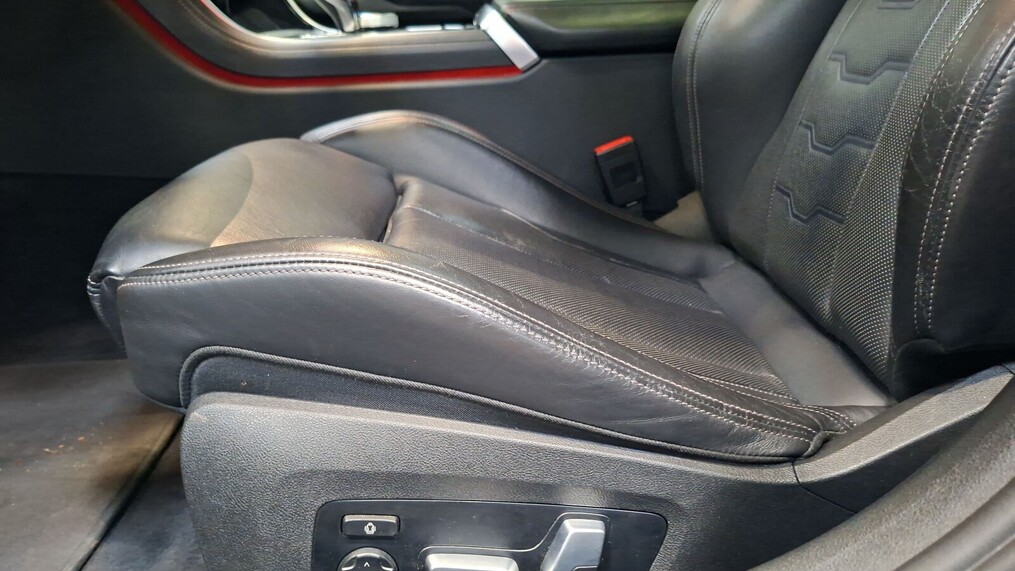 BMW Serii 8, 850