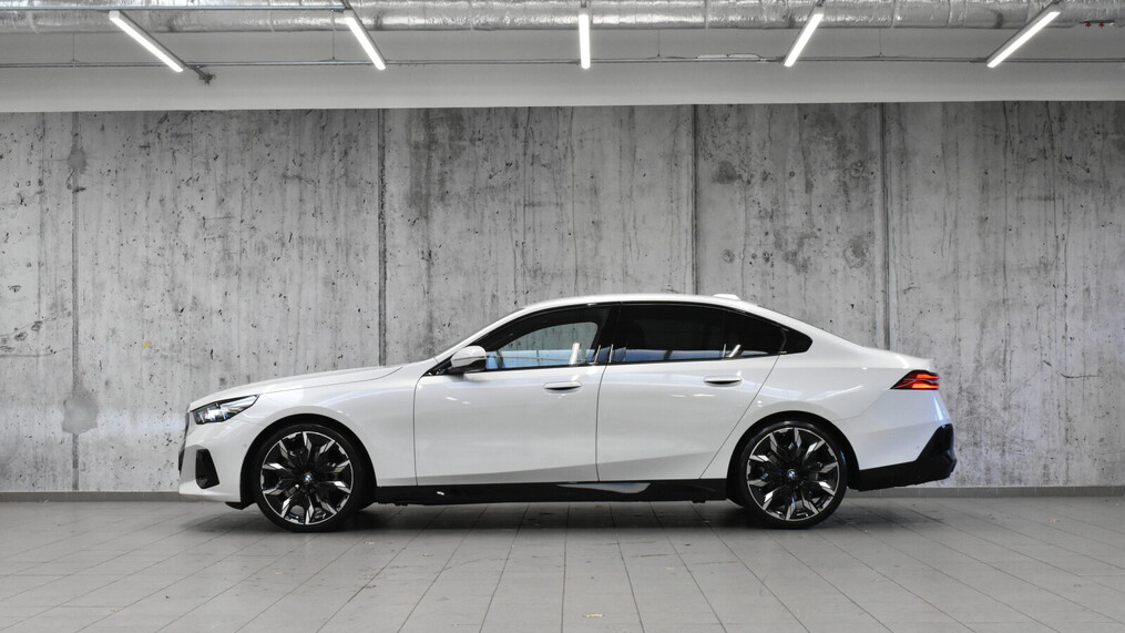 BMW Serii 5, 520