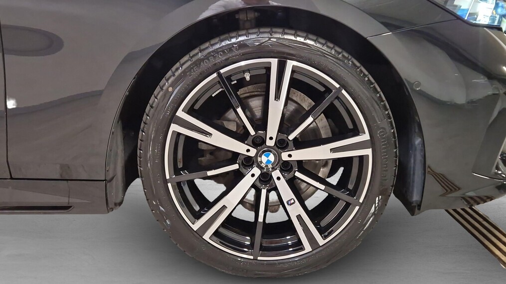 BMW Serii 5, 520