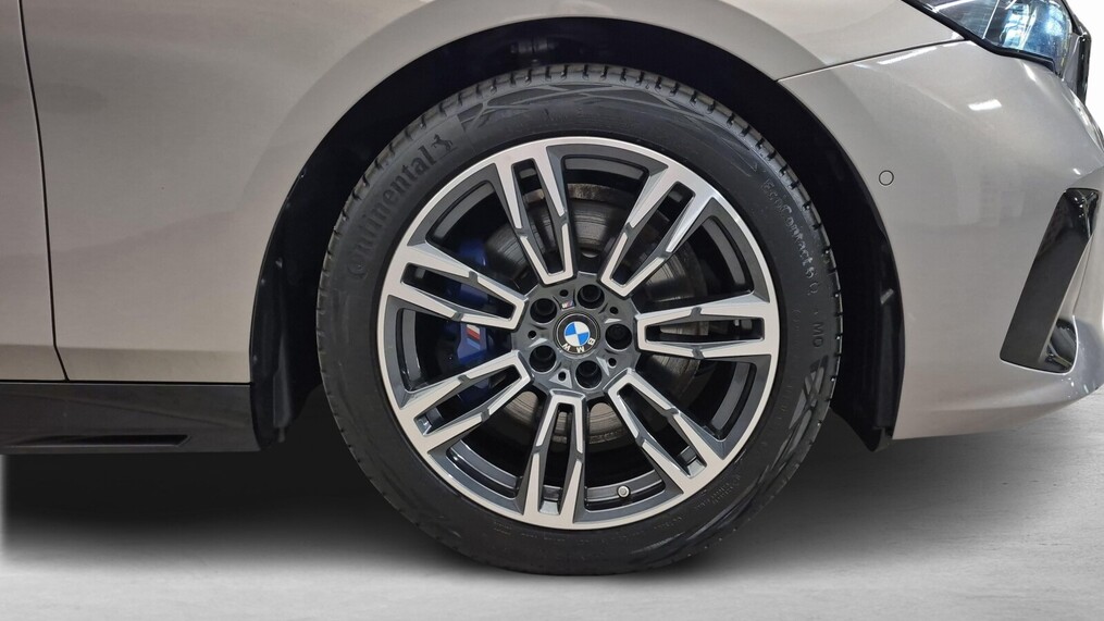 BMW Serii 5, 520