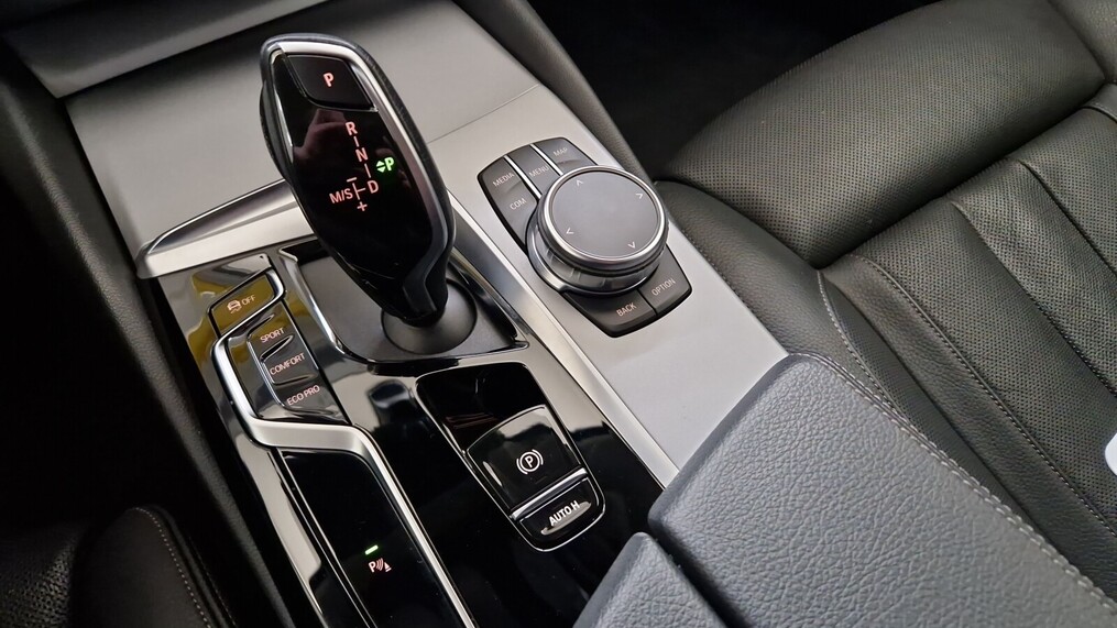 BMW Serii 5, 520