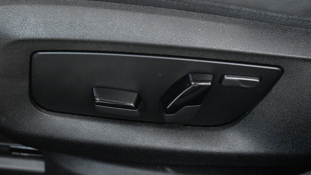 BMW Serii 5, 530