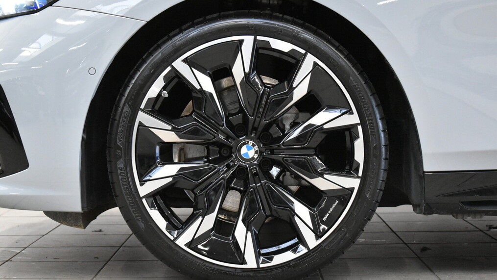 BMW Serii 5, 520