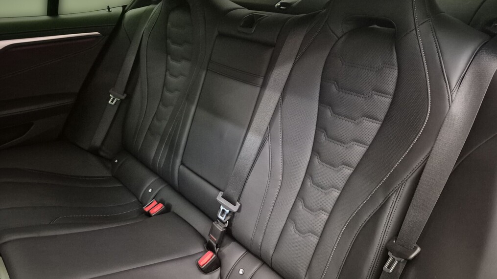 BMW Serii 8, 850