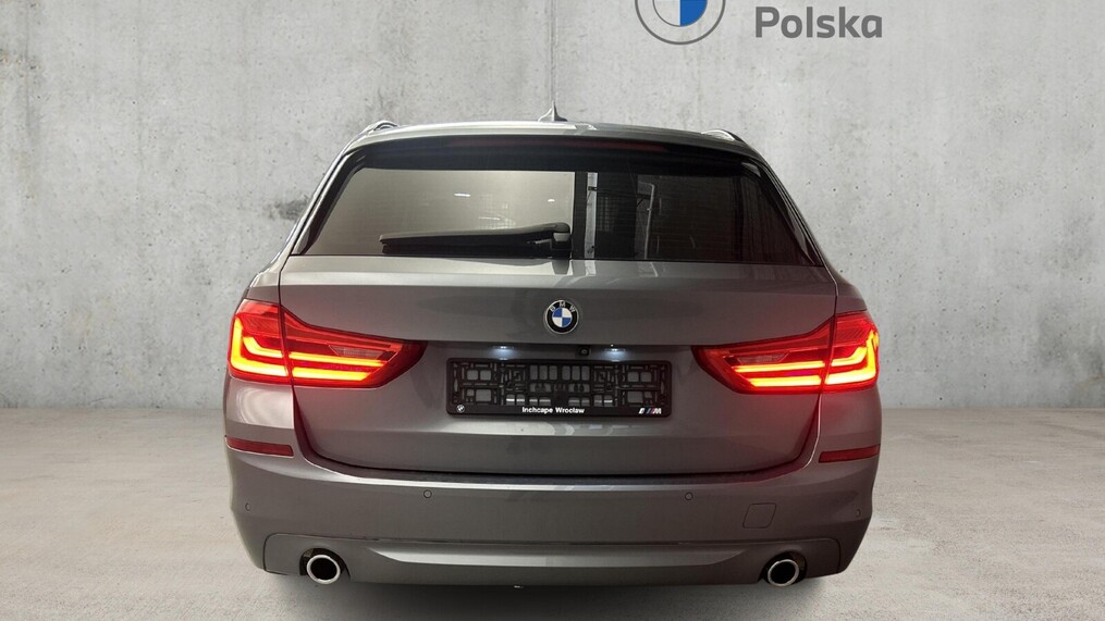 BMW Serii 5, 520