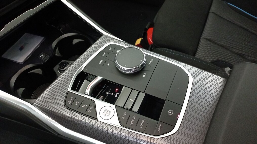 BMW Serii 3, 320