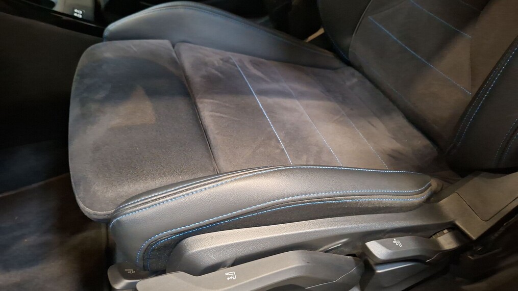 BMW Serii 2, 218