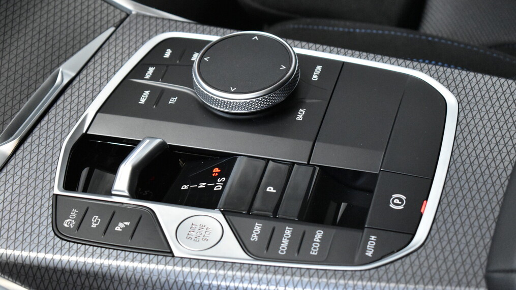 BMW Serii 3, 320