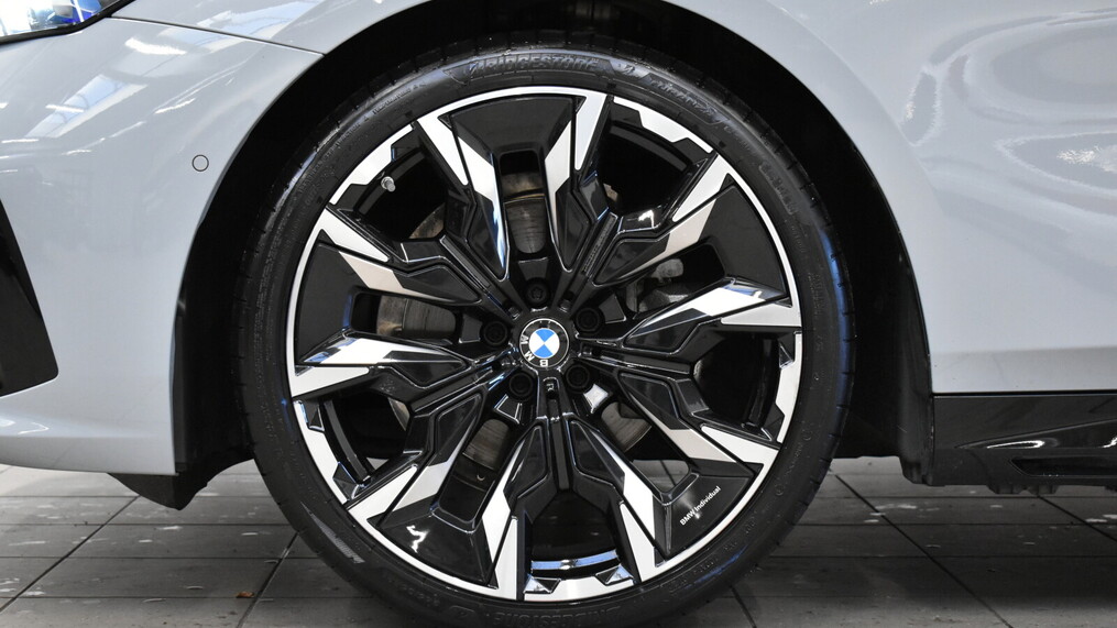 BMW Serii 5, 520