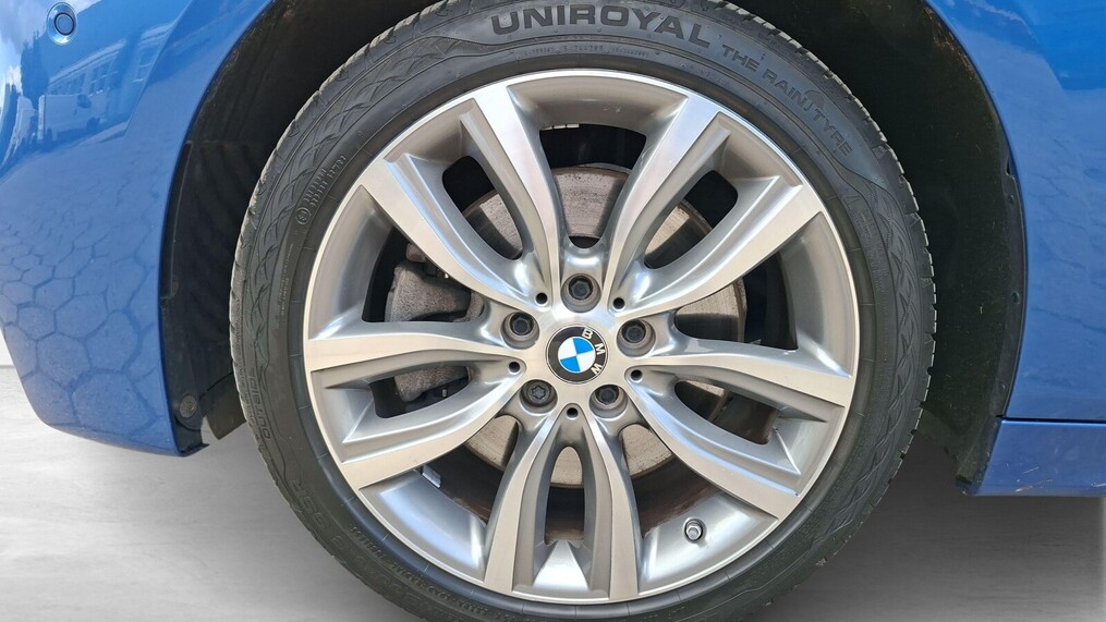 BMW Serii 2, 225