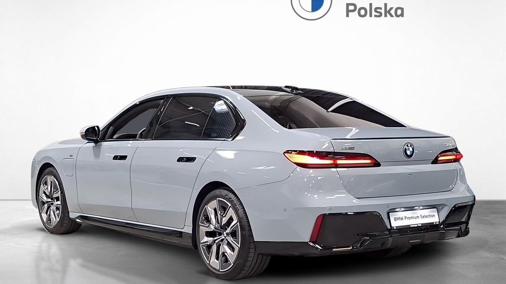 BMW Serii 7, 750