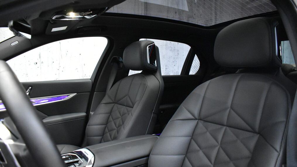 BMW Serii 7, 740