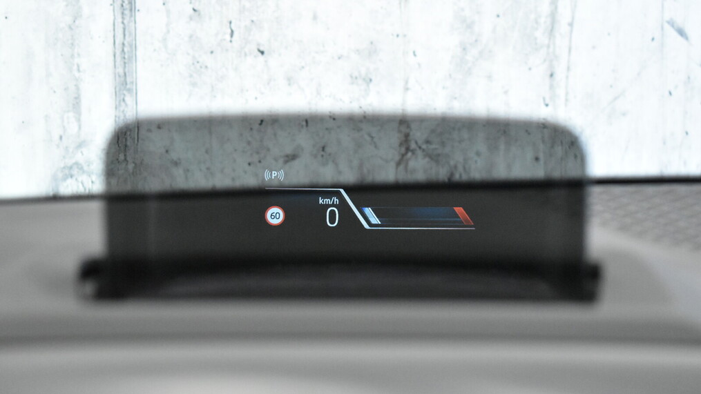 BMW Serii 2, 218