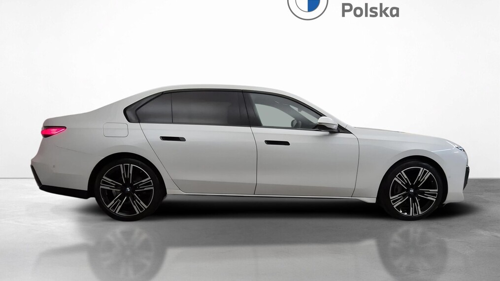 BMW Serii 7, 740