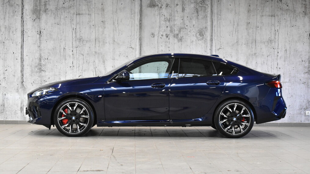 BMW Serii 2, 220