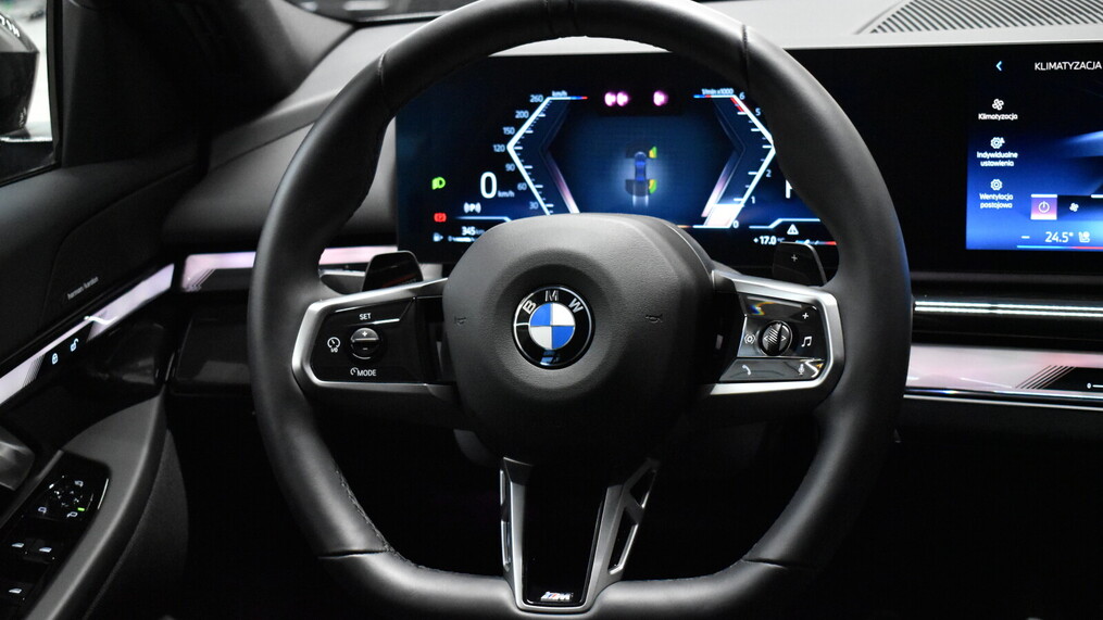 BMW Serii 5, 520