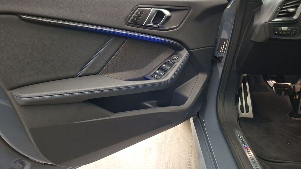 BMW Serii 2, 235