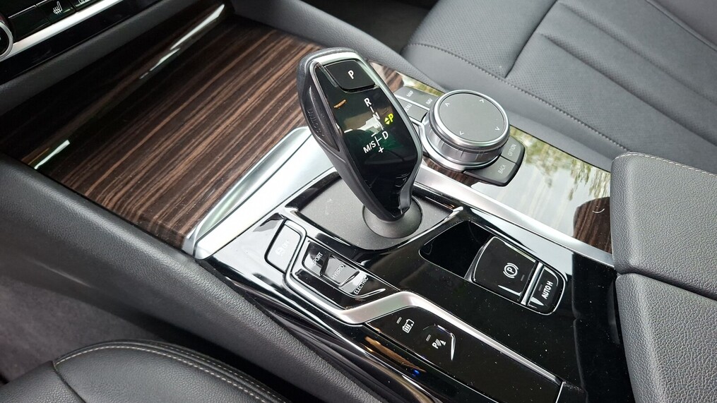 BMW Serii 5, 530