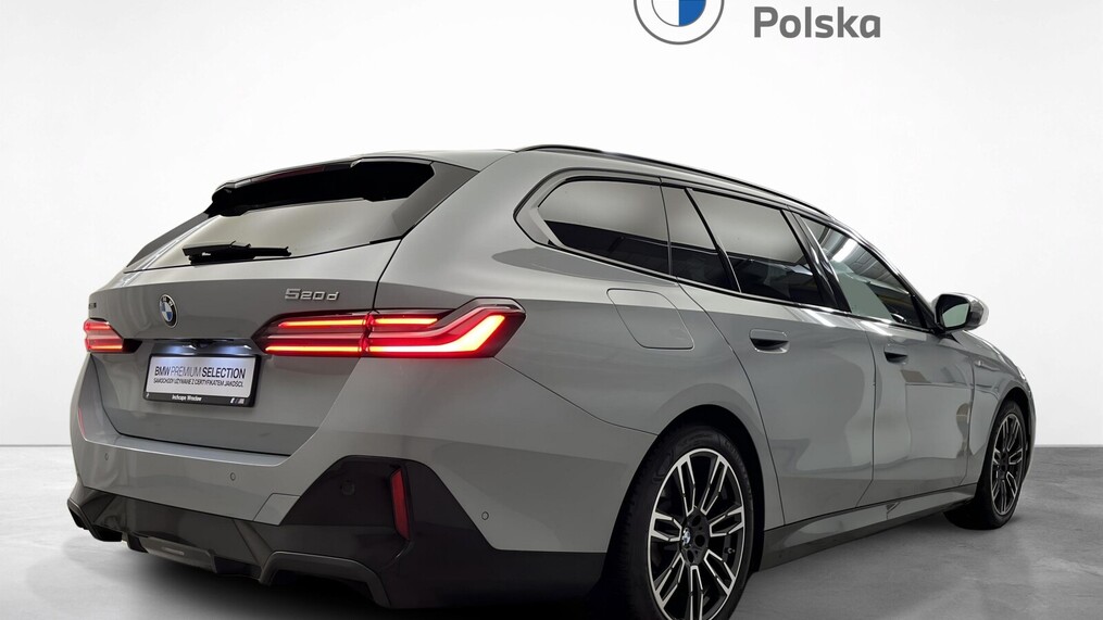 BMW Serii 5, 520