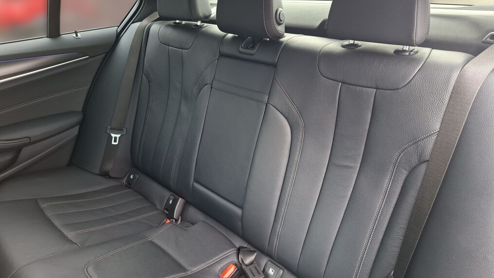 BMW Serii 5, 520