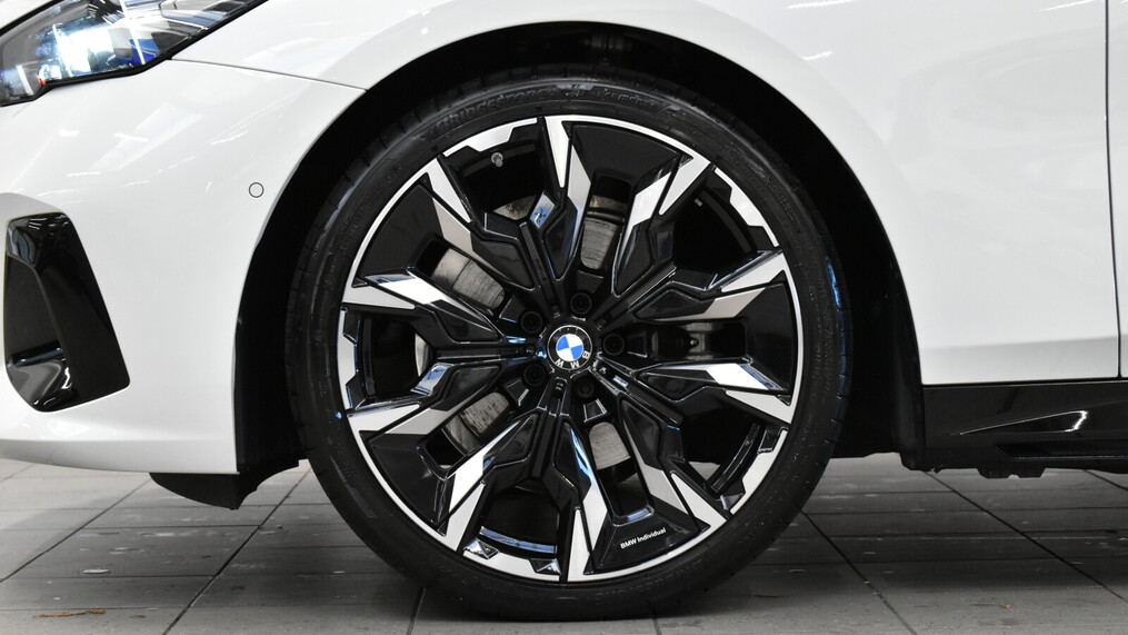 BMW Serii 5, 520