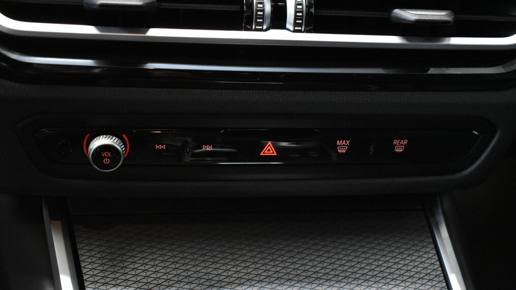 BMW Serii 3, 320