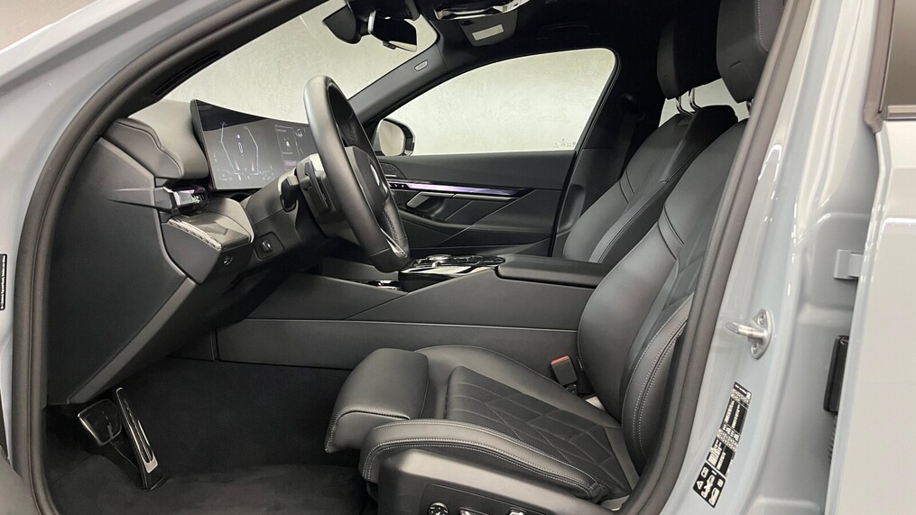 BMW Serii 5, 520