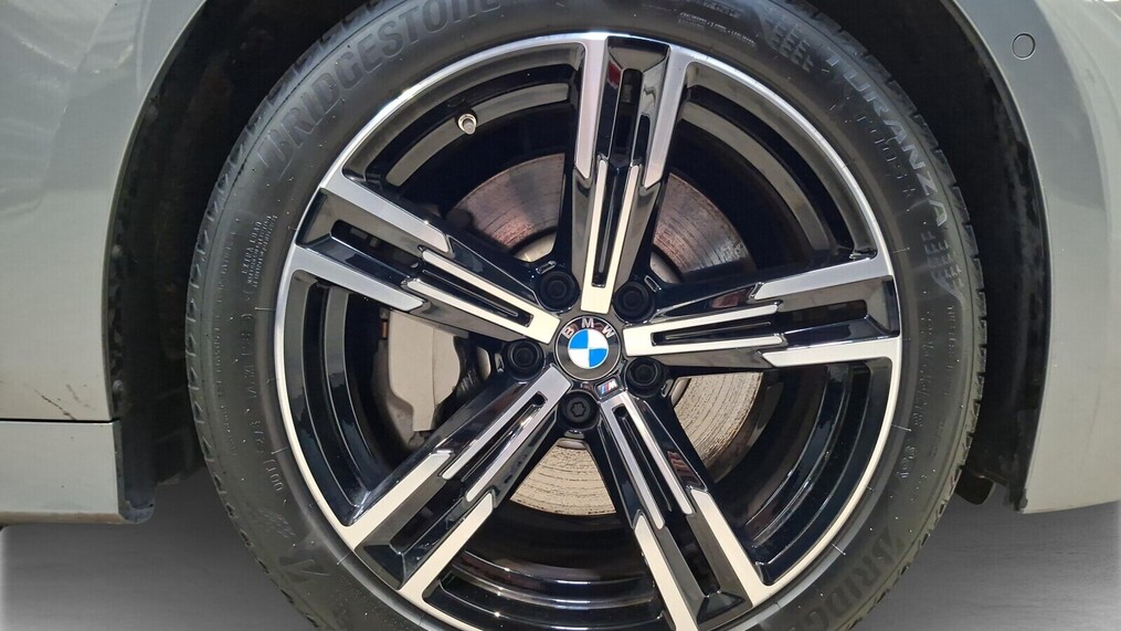 BMW Serii 3, 330
