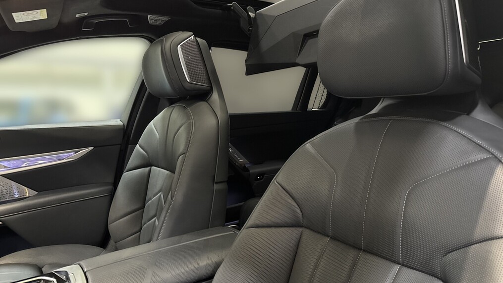 BMW Serii 7, 740