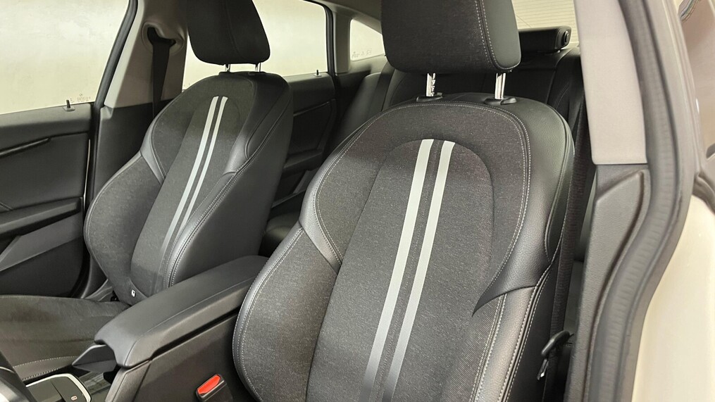 BMW Serii 2, 218