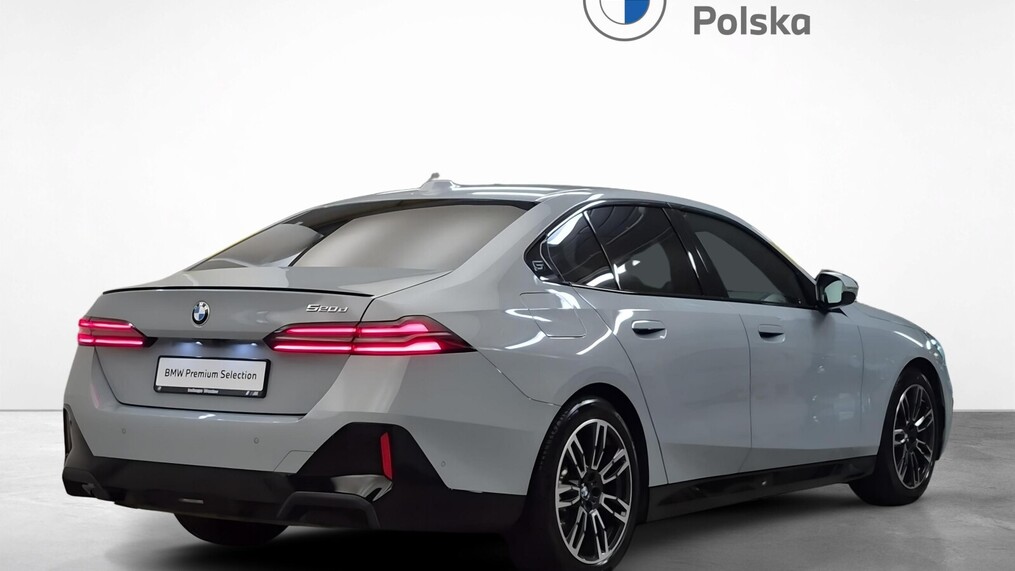 BMW Serii 5, 520