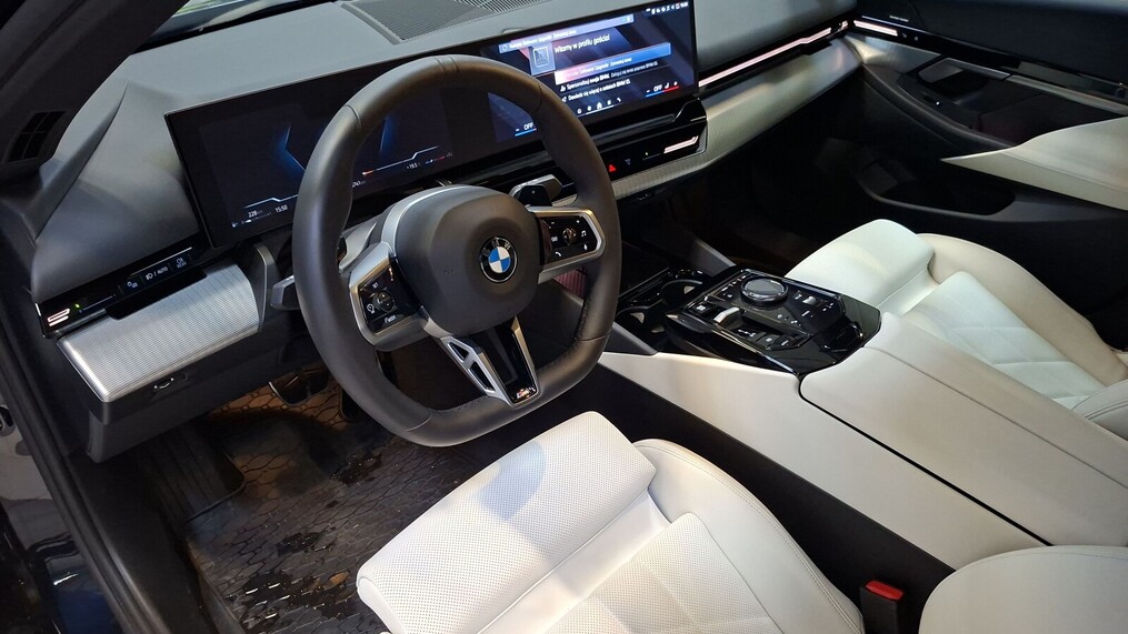 BMW Serii 5, 520