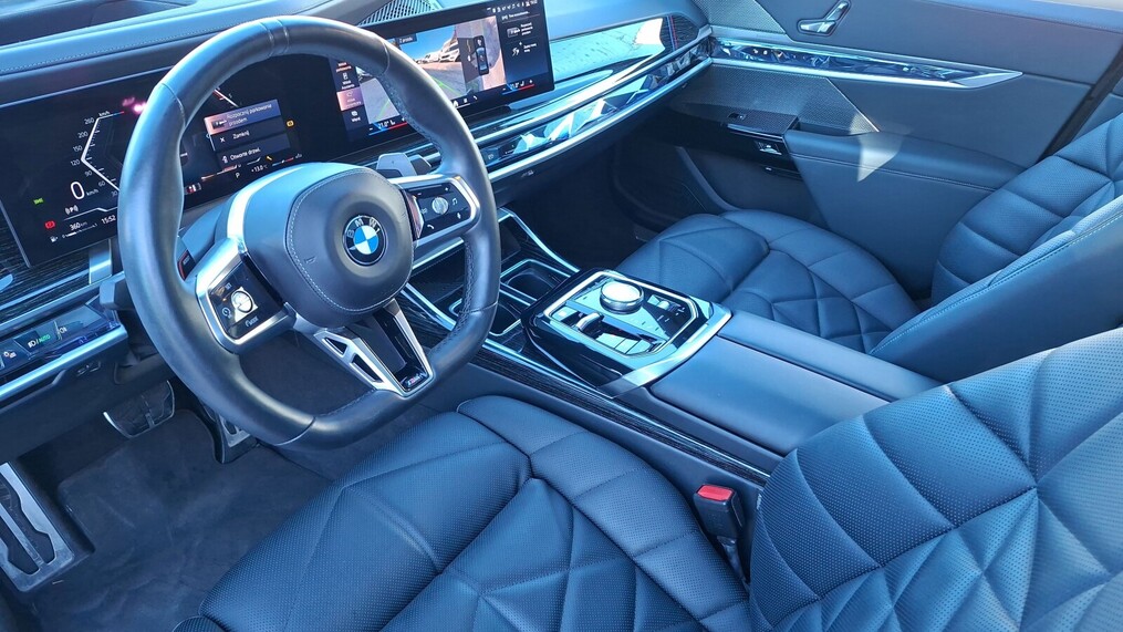 BMW Serii 7, 740