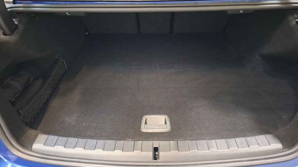 BMW Serii 3, 330