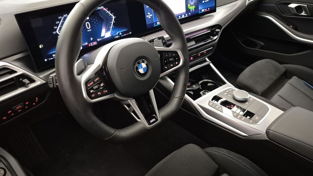 BMW Serii 3, 330