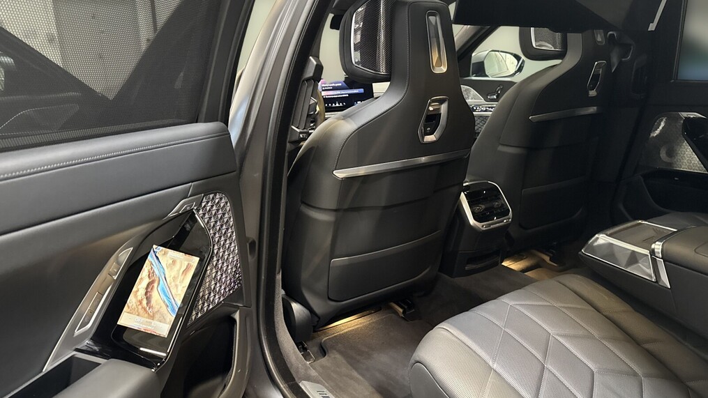 BMW Serii 7, 740