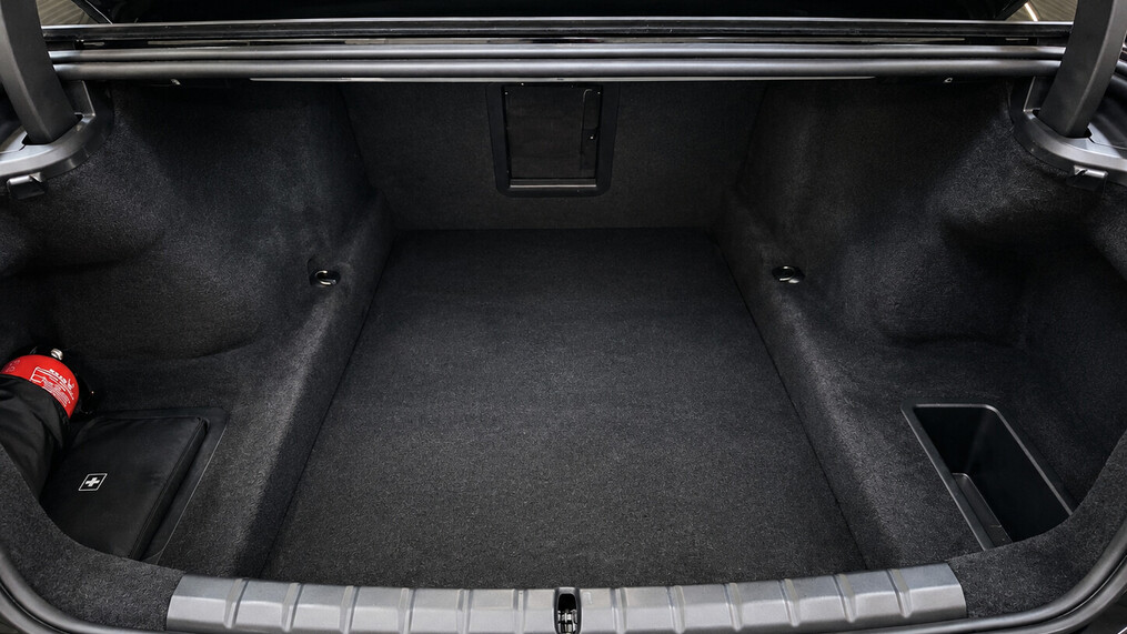 BMW Serii 7, 740