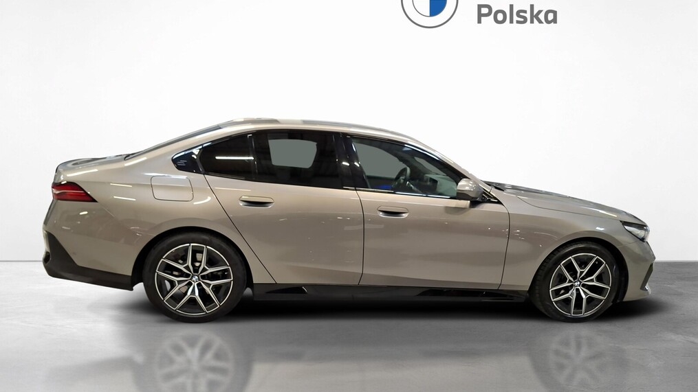 BMW Serii 5, 520