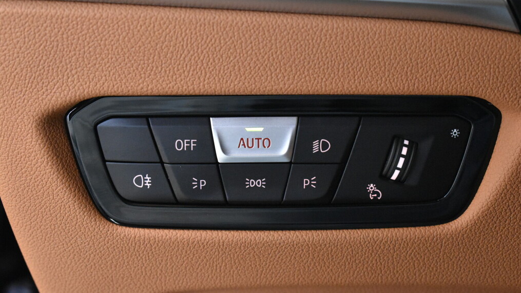 BMW Serii 3, 320