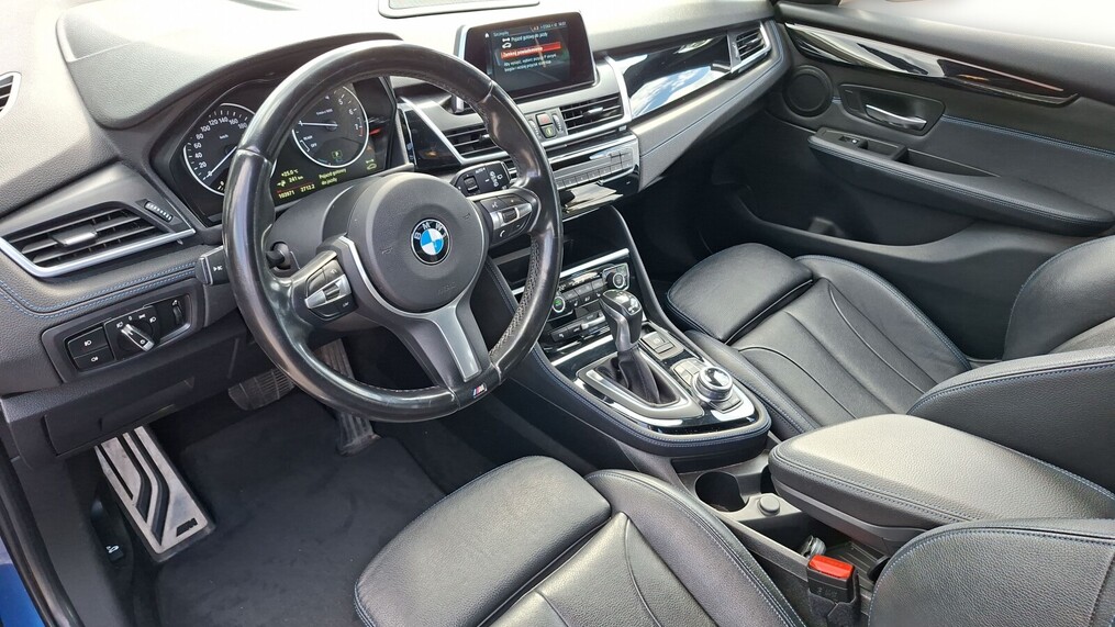 BMW Serii 2, 225