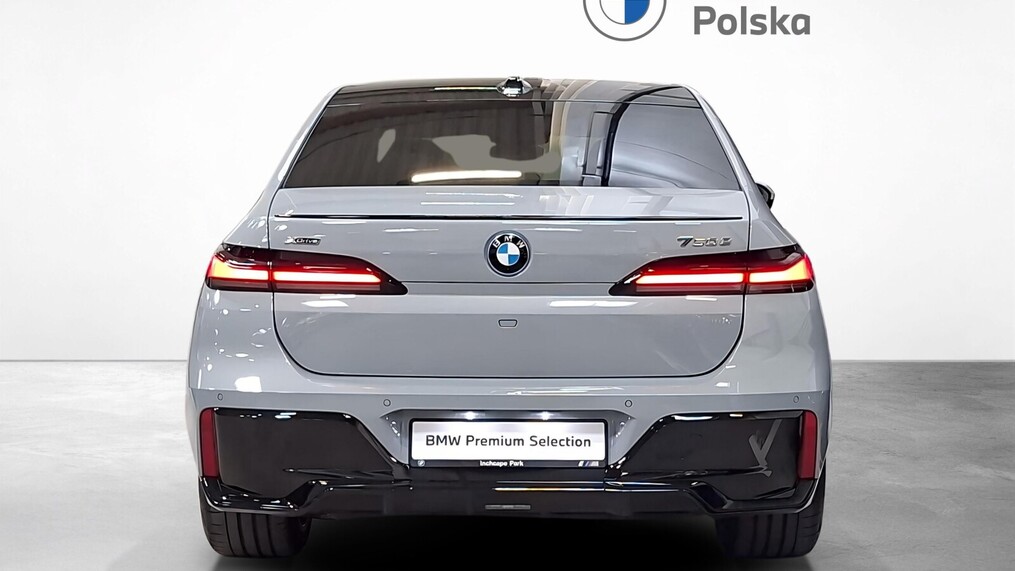 BMW Serii 7, 750