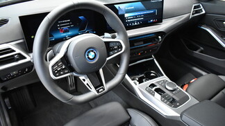 BMW Serii 3, 330