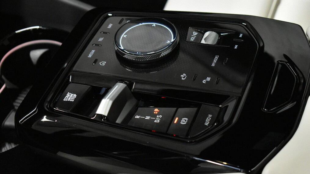 BMW Serii 5, 530